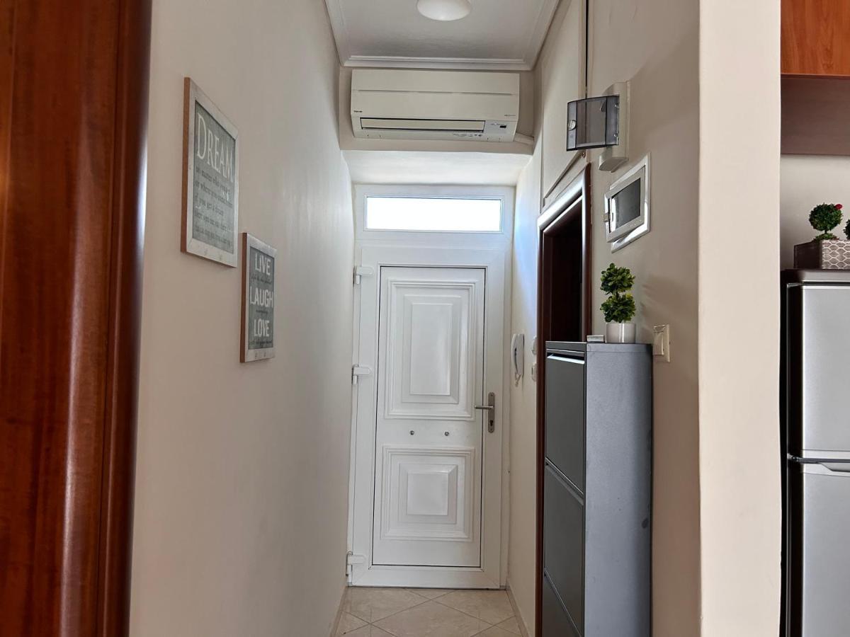 Apartment On Main Pedestrian Street With View Nea Kallikrateia Exteriör bild